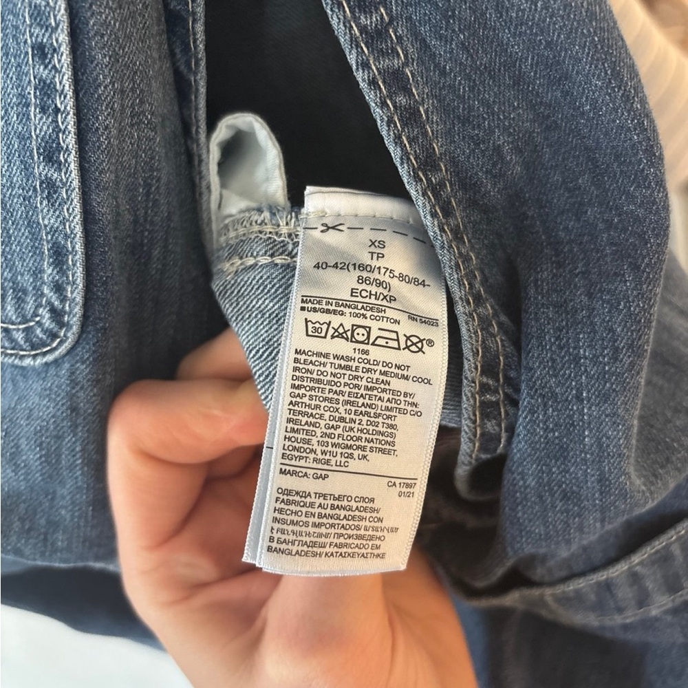 SOLD! GAP Denim Women XS Overalls - Picture 4 of 5